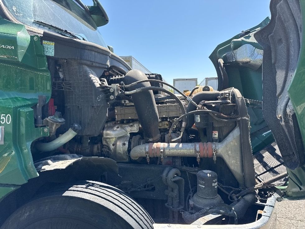 Day Cab Tractor-Heavy Duty Tractors-Freightliner-2020-T12664ST-Parsippany-NJ-264,915\n\t\tmiles-$ 57,000 - Image 15