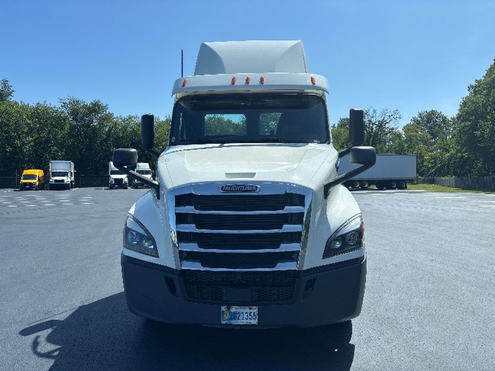 Day Cab Tractor-Heavy Duty Tractors-Freightliner-2020-T12664ST-Pennsauken-NJ-311,640\n\t\tmiles-$ 54,250 - Image 2