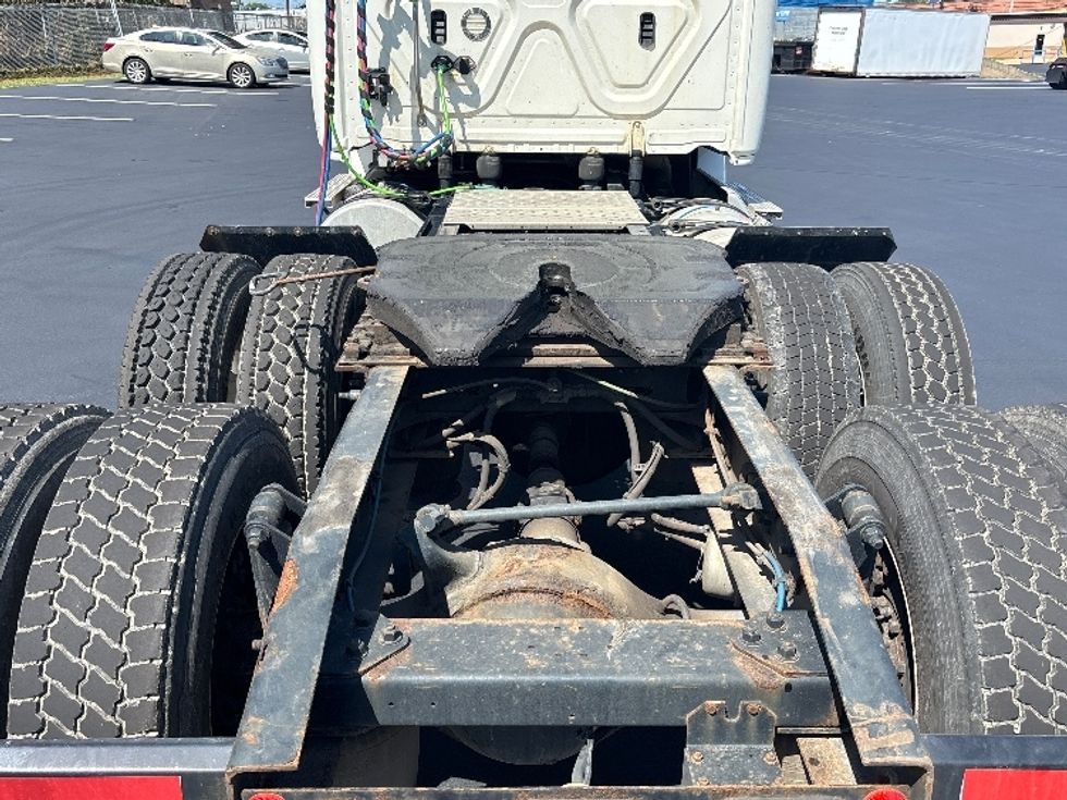 Day Cab Tractor-Heavy Duty Tractors-Freightliner-2020-T12664ST-Pennsauken-NJ-311,640\n\t\tmiles-$ 54,250 - Image 6