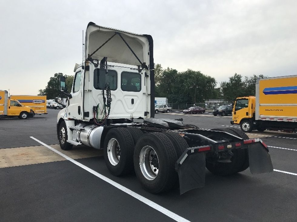 Day Cab Tractor-Heavy Duty Tractors-Freightliner-2020-T12664ST-Pennsauken-NJ-337,165\n\t\tmiles-$ 51,500 - Image 5