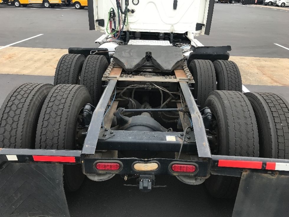 Day Cab Tractor-Heavy Duty Tractors-Freightliner-2020-T12664ST-Pennsauken-NJ-337,165\n\t\tmiles-$ 51,500 - Image 6