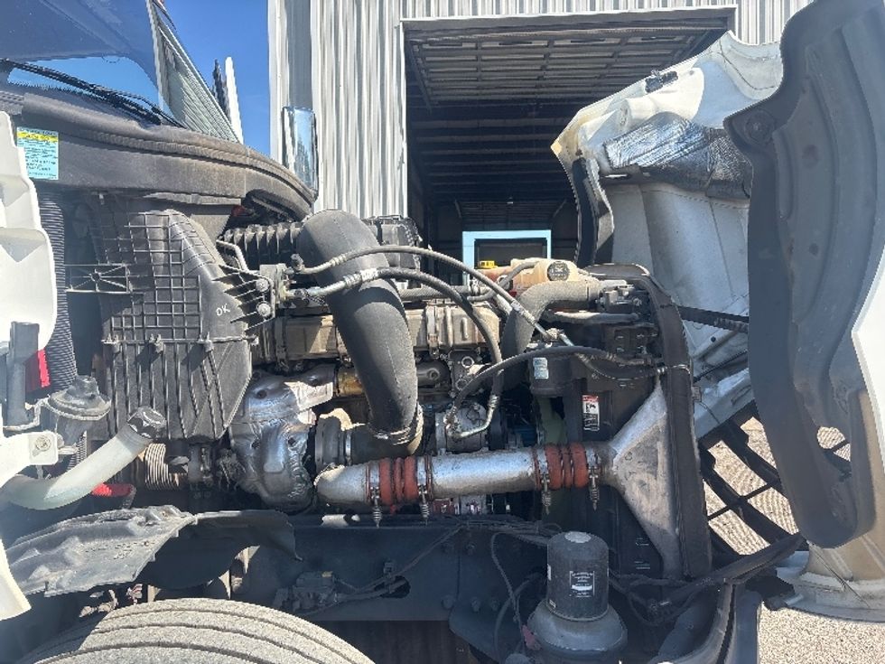 Day Cab Tractor-Heavy Duty Tractors-Freightliner-2020-T12664ST-Pensacola-FL-257,232\n\t\tmiles-$ 62,750 - Image 15
