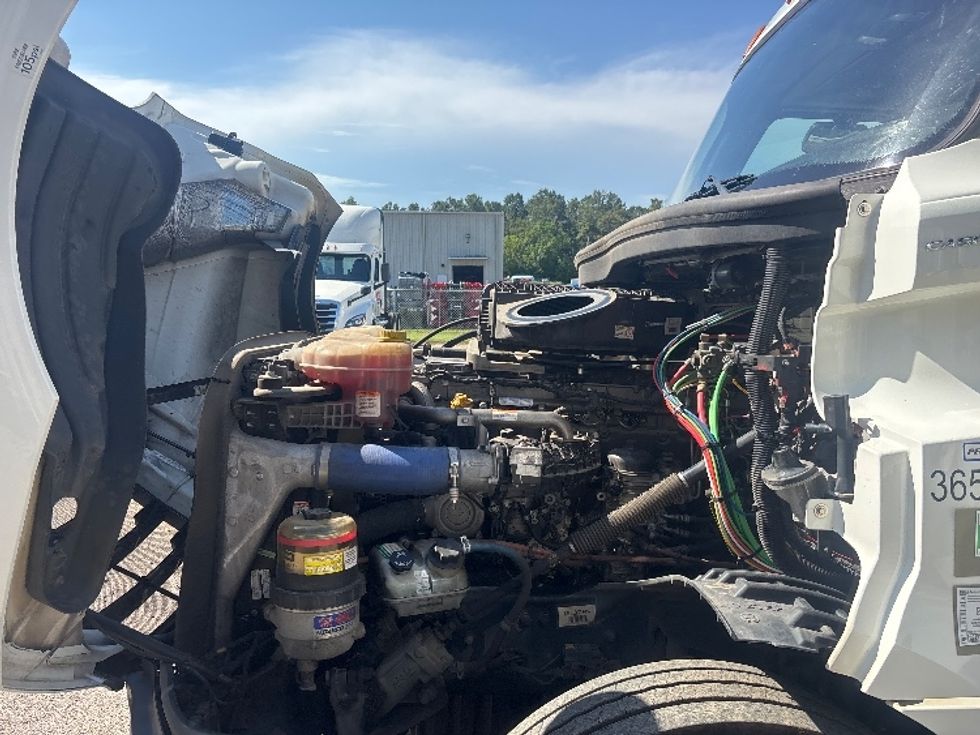 Day Cab Tractor-Heavy Duty Tractors-Freightliner-2020-T12664ST-Pensacola-FL-257,232\n\t\tmiles-$ 62,750 - Image 16