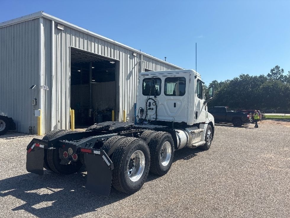 Day Cab Tractor-Heavy Duty Tractors-Freightliner-2020-T12664ST-Pensacola-FL-257,232\n\t\tmiles-$ 62,750 - Image 7