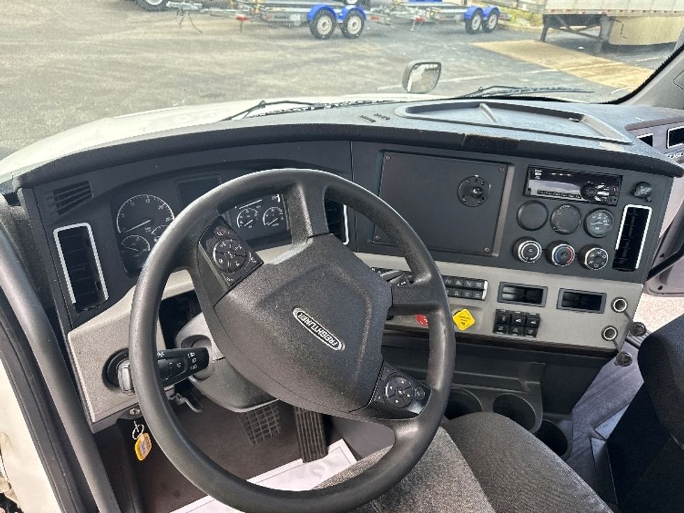 Day Cab Tractor-Heavy Duty Tractors-Freightliner-2020-T12664ST-Pensacola-FL-371,940\n\t\tmiles-$ 58,250 - Image 10