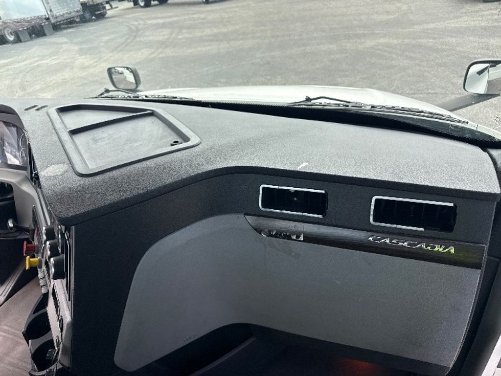 Day Cab Tractor-Heavy Duty Tractors-Freightliner-2020-T12664ST-Pensacola-FL-371,940\n\t\tmiles-$ 58,250 - Image 13