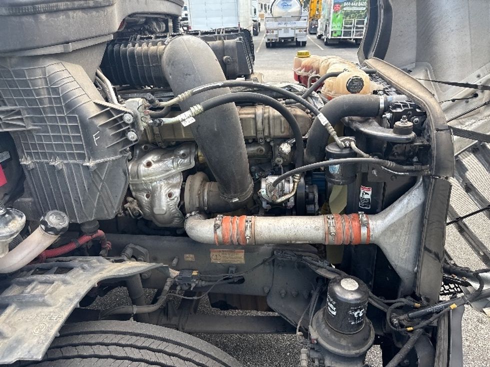 Day Cab Tractor-Heavy Duty Tractors-Freightliner-2020-T12664ST-Pensacola-FL-371,940\n\t\tmiles-$ 58,250 - Image 15