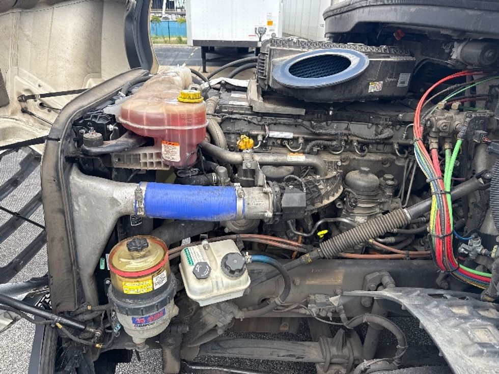 Day Cab Tractor-Heavy Duty Tractors-Freightliner-2020-T12664ST-Pensacola-FL-371,940\n\t\tmiles-$ 58,250 - Image 16