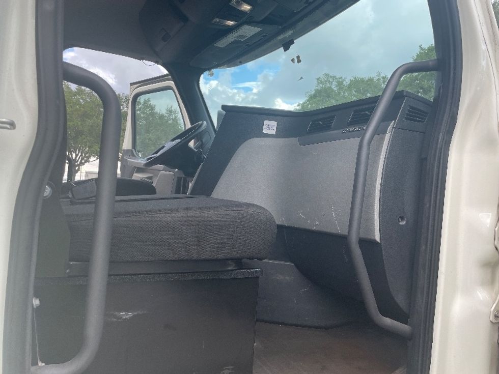 Day Cab Tractor-Heavy Duty Tractors-Freightliner-2020-T12664ST-Pensacola-FL-426,710\n\t\tmiles-$ 47,500 - Image 12