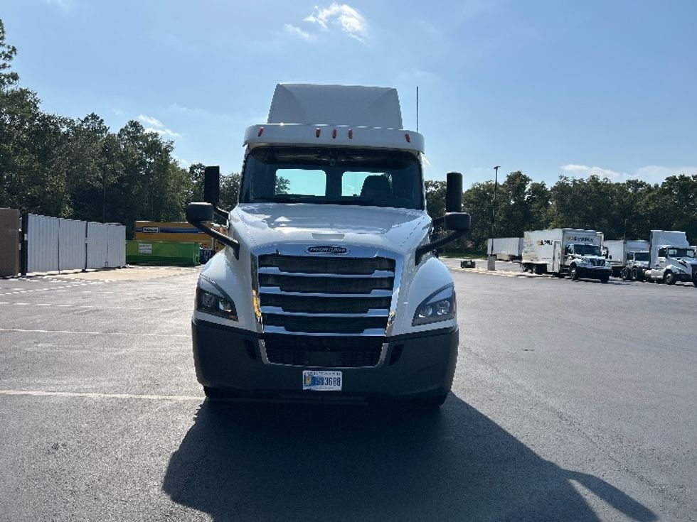 Day Cab Tractor-Heavy Duty Tractors-Freightliner-2020-T12664ST-Pensacola-FL-450,827\n\t\tmiles-$ 44,000 - Image 2