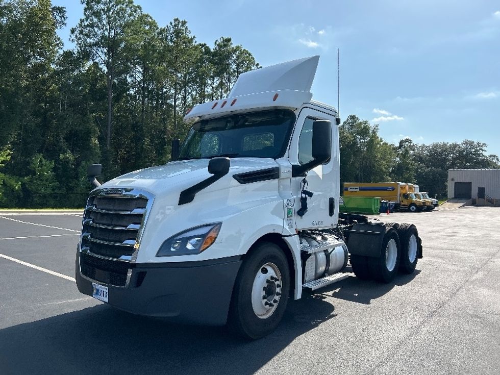 Day Cab Tractor-Heavy Duty Tractors-Freightliner-2020-T12664ST-Pensacola-FL-450,827\n\t\tmiles-$ 44,000 - Image 3