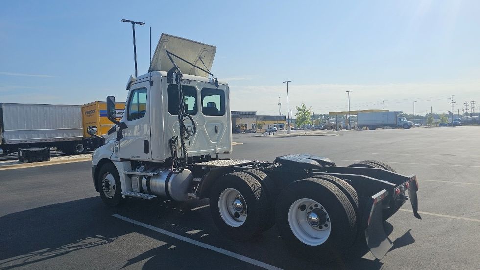 Day Cab Tractor-Heavy Duty Tractors-Freightliner-2020-T12664ST-Pensacola-FL-450,827\n\t\tmiles-$ 44,000 - Image 5