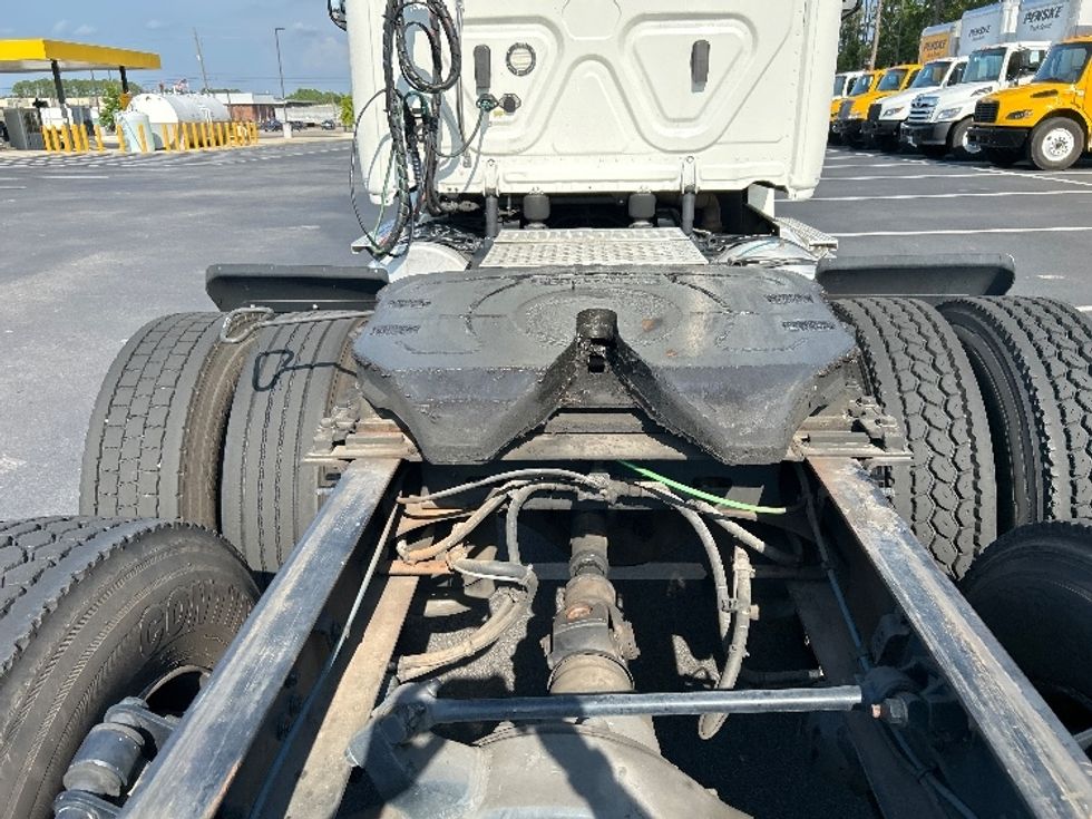Day Cab Tractor-Heavy Duty Tractors-Freightliner-2020-T12664ST-Pensacola-FL-450,827\n\t\tmiles-$ 44,000 - Image 6