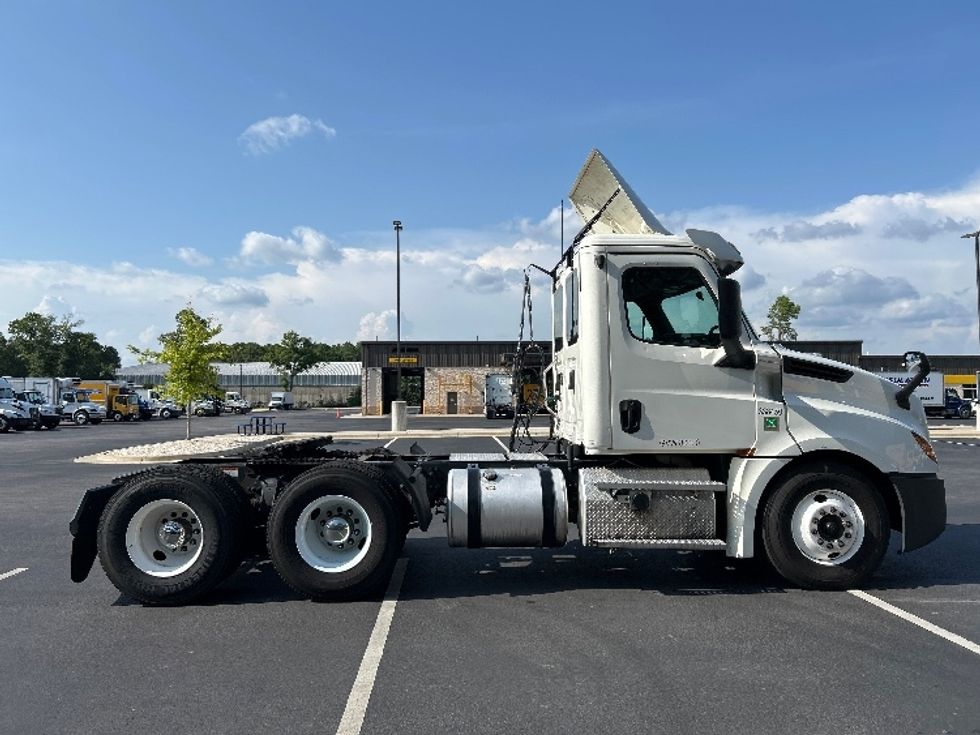 Day Cab Tractor-Heavy Duty Tractors-Freightliner-2020-T12664ST-Pensacola-FL-450,827\n\t\tmiles-$ 44,000 - Image 8