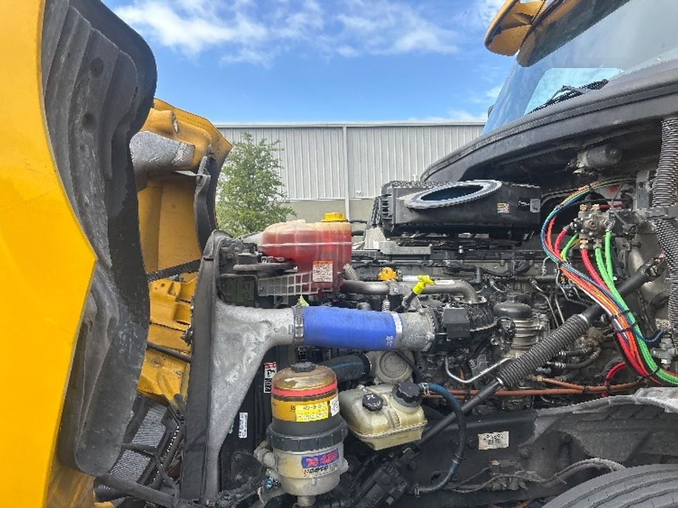 Day Cab Tractor-Heavy Duty Tractors-Freightliner-2020-T12664ST-Pensacola-FL-451,683\n\t\tmiles-$ 44,500 - Image 16