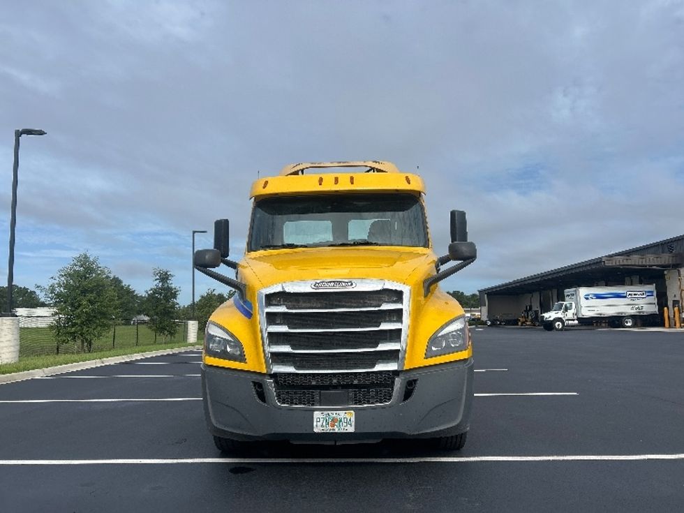 Day Cab Tractor-Heavy Duty Tractors-Freightliner-2020-T12664ST-Pensacola-FL-451,683\n\t\tmiles-$ 44,500 - Image 2
