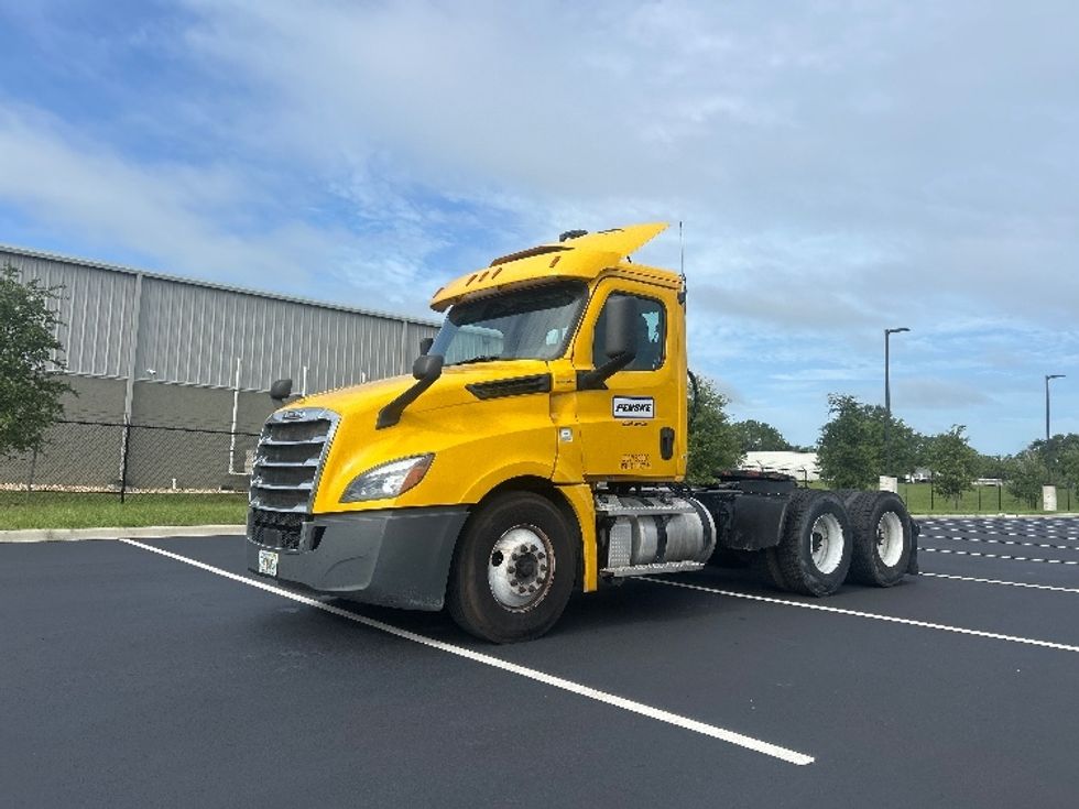 Day Cab Tractor-Heavy Duty Tractors-Freightliner-2020-T12664ST-Pensacola-FL-451,683\n\t\tmiles-$ 44,500 - Image 3