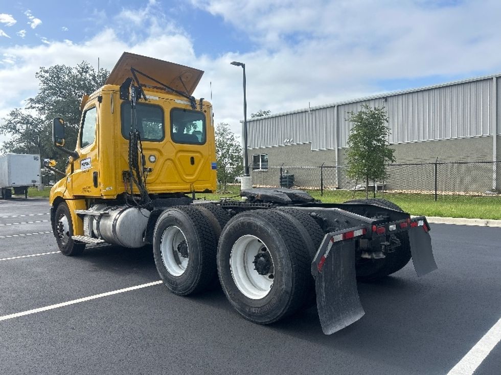 Day Cab Tractor-Heavy Duty Tractors-Freightliner-2020-T12664ST-Pensacola-FL-451,683\n\t\tmiles-$ 44,500 - Image 5