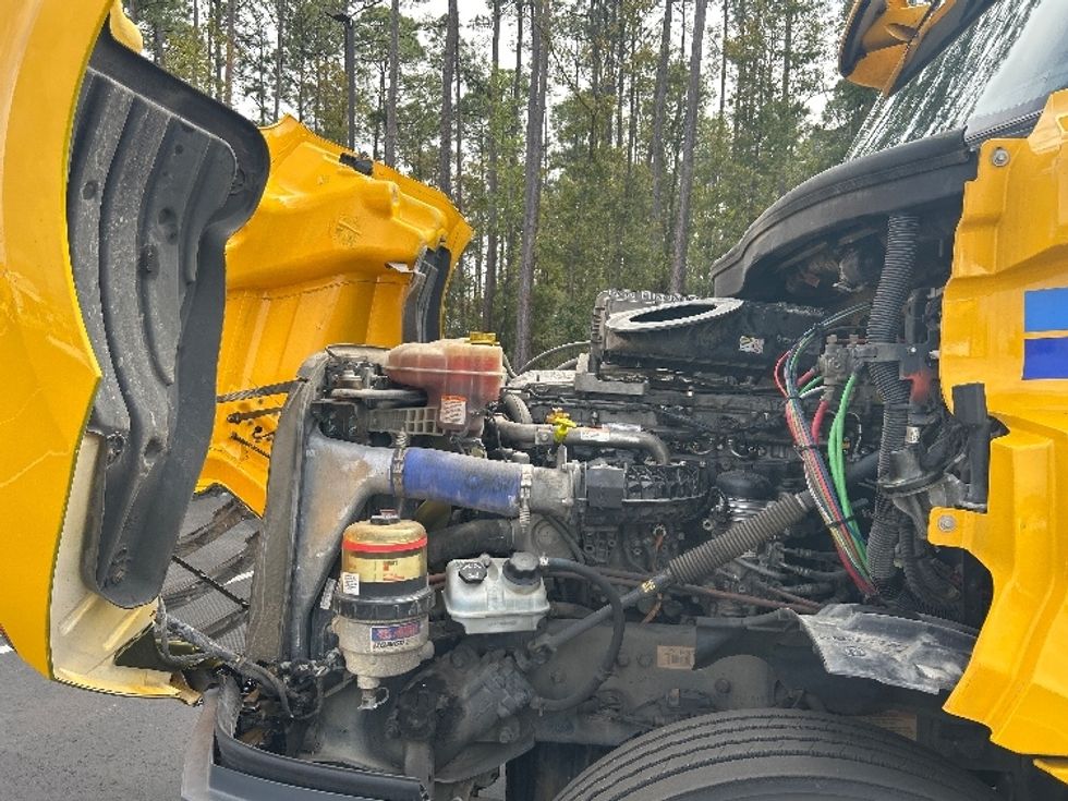 Day Cab Tractor-Heavy Duty Tractors-Freightliner-2020-T12664ST-Pensacola-FL-498,899\n\t\tmiles-$ 41,500 - Image 15