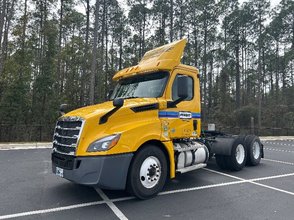Day Cab Tractor-Heavy Duty Tractors-Freightliner-2020-T12664ST-Pensacola-FL-498,899\n\t\tmiles-$ 41,500 - Image 3