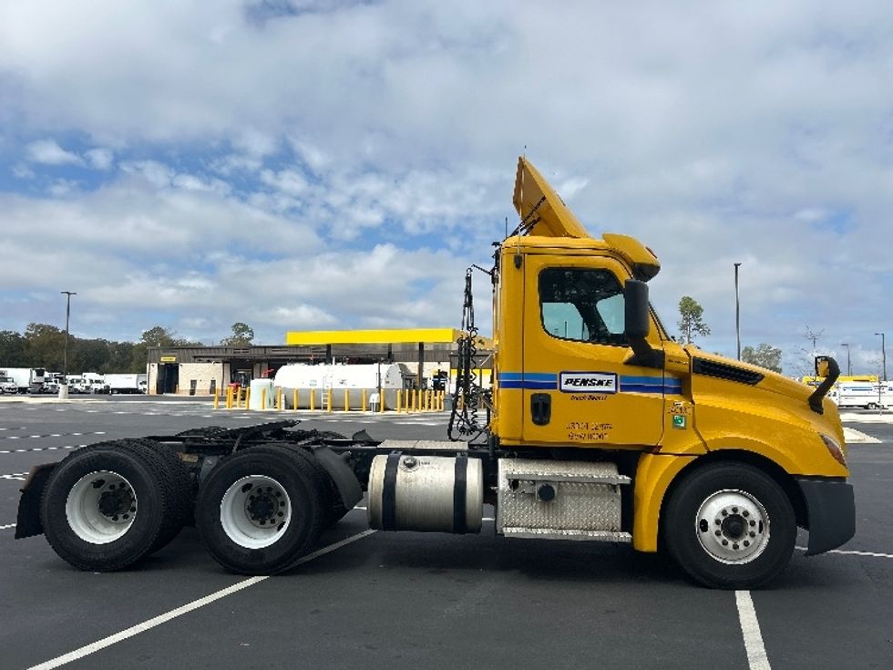 Day Cab Tractor-Heavy Duty Tractors-Freightliner-2020-T12664ST-Pensacola-FL-498,899\n\t\tmiles-$ 41,500 - Image 8
