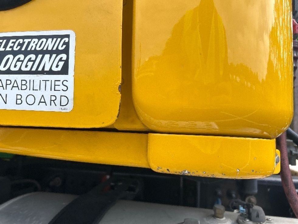 Day Cab Tractor-Heavy Duty Tractors-Freightliner-2020-T12664ST-Pensacola-FL-500,229\n\t\tmiles-$ 41,250 - Image 17