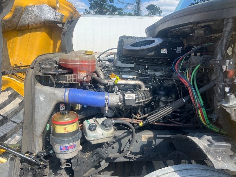 Day Cab Tractor-Heavy Duty Tractors-Freightliner-2020-T12664ST-Pensacola-FL-547,308\n\t\tmiles-$ 38,250 - Image 16