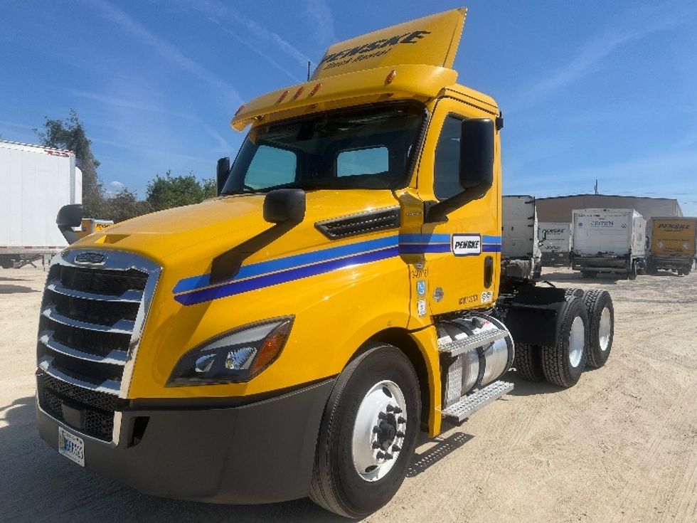 Day Cab Tractor-Heavy Duty Tractors-Freightliner-2020-T12664ST-Pensacola-FL-547,308\n\t\tmiles-$ 38,250 - Image 3
