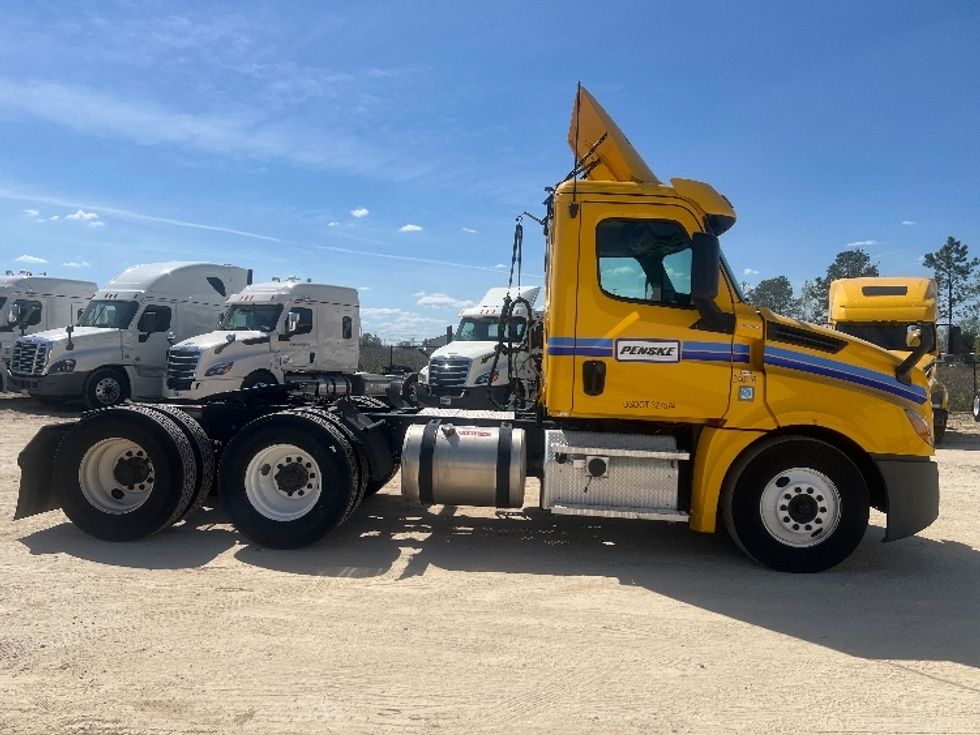 Day Cab Tractor-Heavy Duty Tractors-Freightliner-2020-T12664ST-Pensacola-FL-547,308\n\t\tmiles-$ 38,250 - Image 8