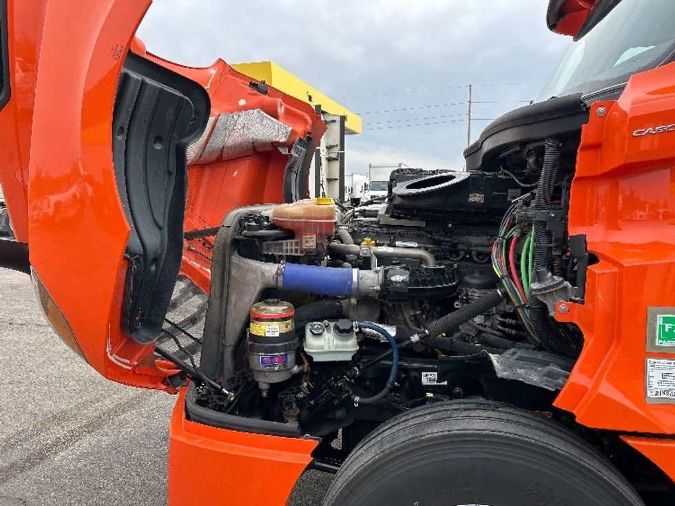 Day Cab Tractor-Heavy Duty Tractors-Freightliner-2020-T12664ST-Peosta-IA-470,898\n\t\tmiles-$ 44,750 - Image 16