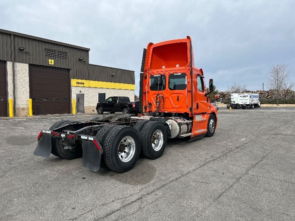 Day Cab Tractor-Heavy Duty Tractors-Freightliner-2020-T12664ST-Peosta-IA-470,898\n\t\tmiles-$ 44,750 - Image 7