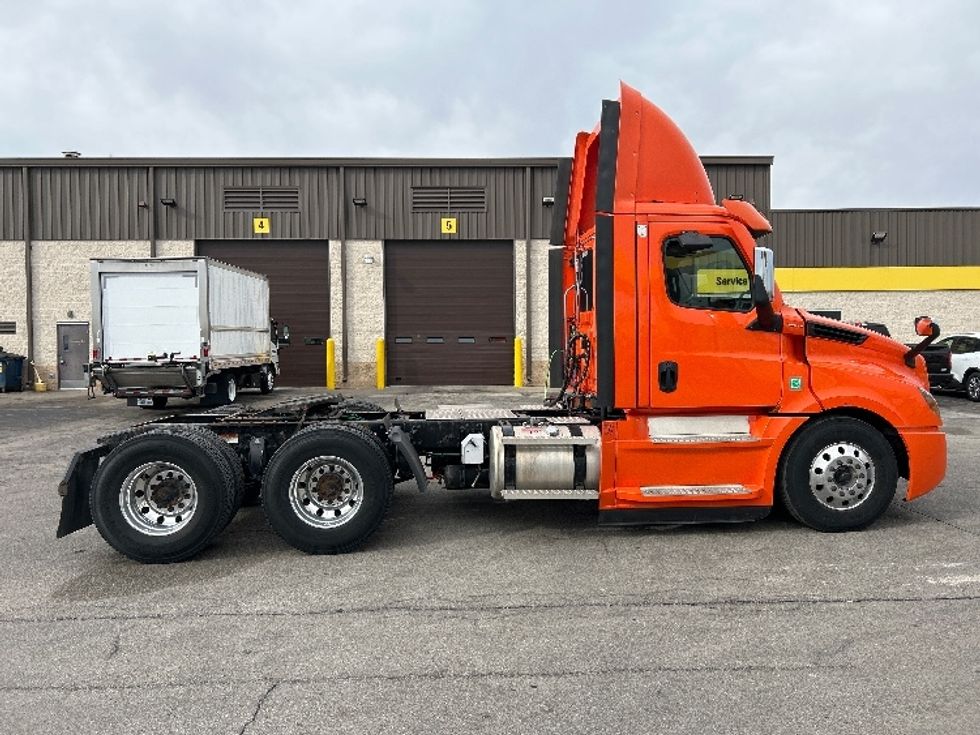 Day Cab Tractor-Heavy Duty Tractors-Freightliner-2020-T12664ST-Peosta-IA-470,898\n\t\tmiles-$ 44,750 - Image 8
