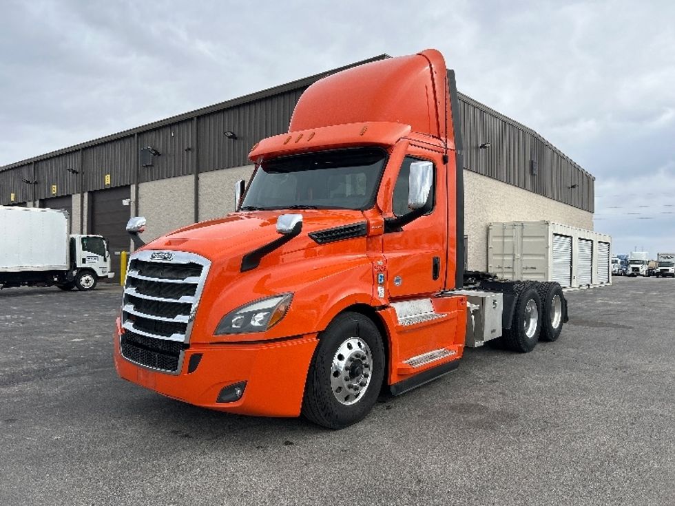 Day Cab Tractor-Heavy Duty Tractors-Freightliner-2020-T12664ST-Peosta-IA-515,752\n\t\tmiles-$ 43,250 - Image 3