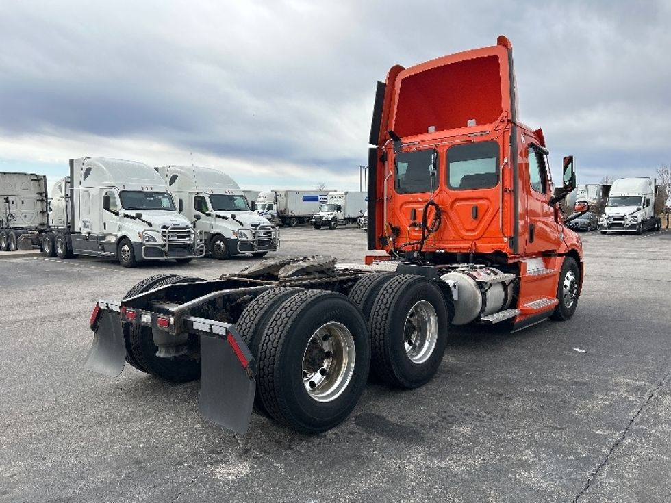 Day Cab Tractor-Heavy Duty Tractors-Freightliner-2020-T12664ST-Peosta-IA-515,752\n\t\tmiles-$ 43,250 - Image 7