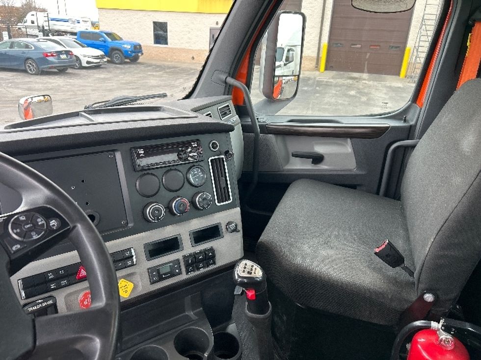 Day Cab Tractor-Heavy Duty Tractors-Freightliner-2020-T12664ST-Peosta-IA-517,253\n\t\tmiles-$ 43,250 - Image 10