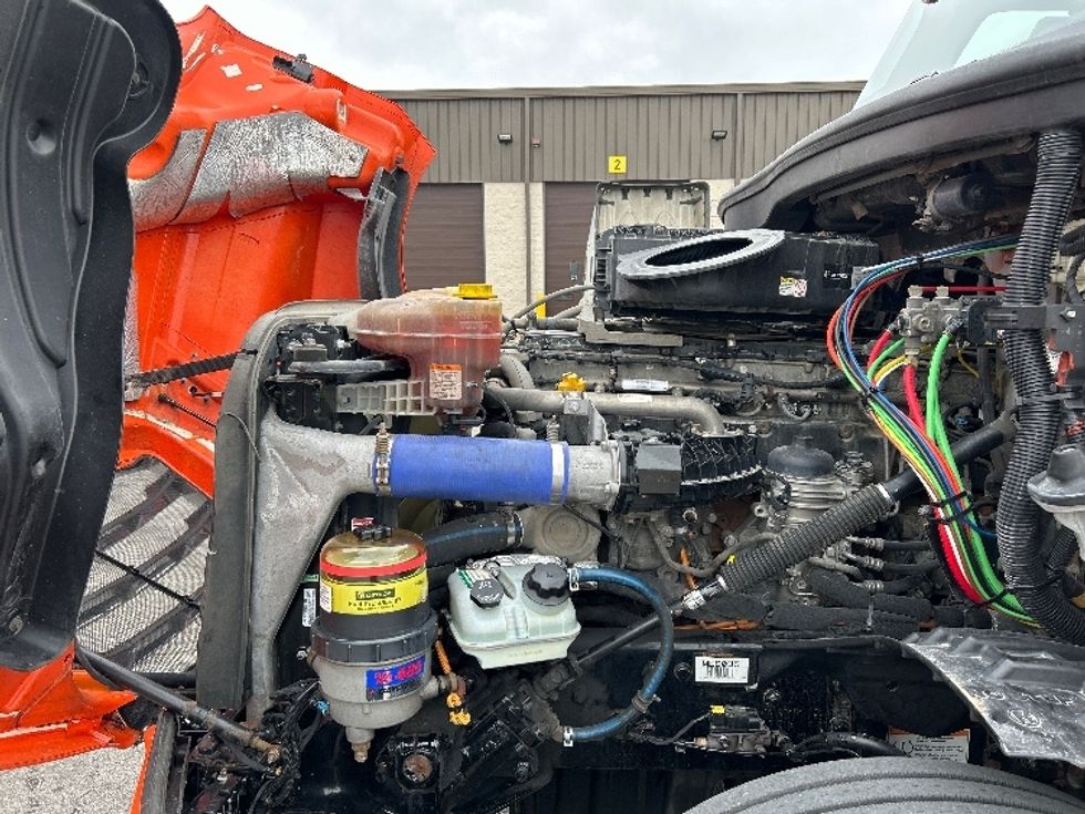 Day Cab Tractor-Heavy Duty Tractors-Freightliner-2020-T12664ST-Peosta-IA-517,253\n\t\tmiles-$ 43,250 - Image 16