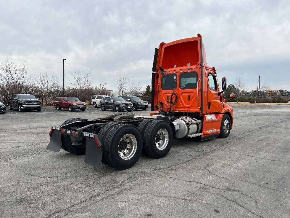 Day Cab Tractor-Heavy Duty Tractors-Freightliner-2020-T12664ST-Peosta-IA-517,253\n\t\tmiles-$ 43,250 - Image 7