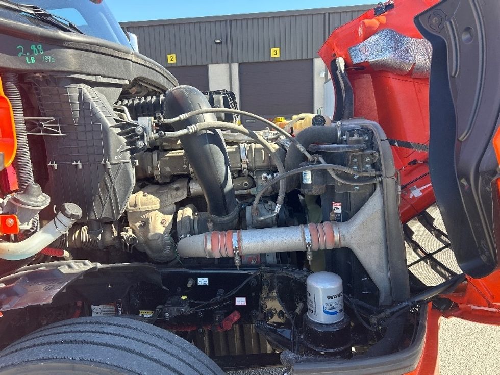 Day Cab Tractor-Heavy Duty Tractors-Freightliner-2020-T12664ST-Peosta-IA-558,607\n\t\tmiles-$ 38,750 - Image 15