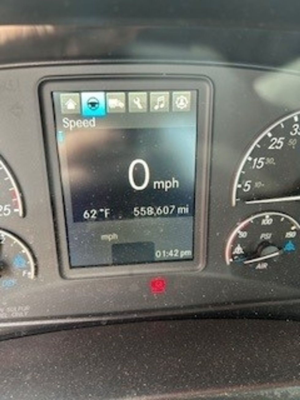 Day Cab Tractor-Heavy Duty Tractors-Freightliner-2020-T12664ST-Peosta-IA-558,607\n\t\tmiles-$ 38,750 - Image 17