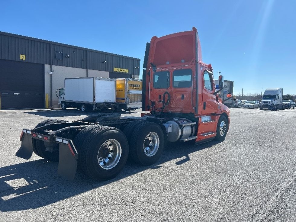 Day Cab Tractor-Heavy Duty Tractors-Freightliner-2020-T12664ST-Peosta-IA-558,607\n\t\tmiles-$ 38,750 - Image 7