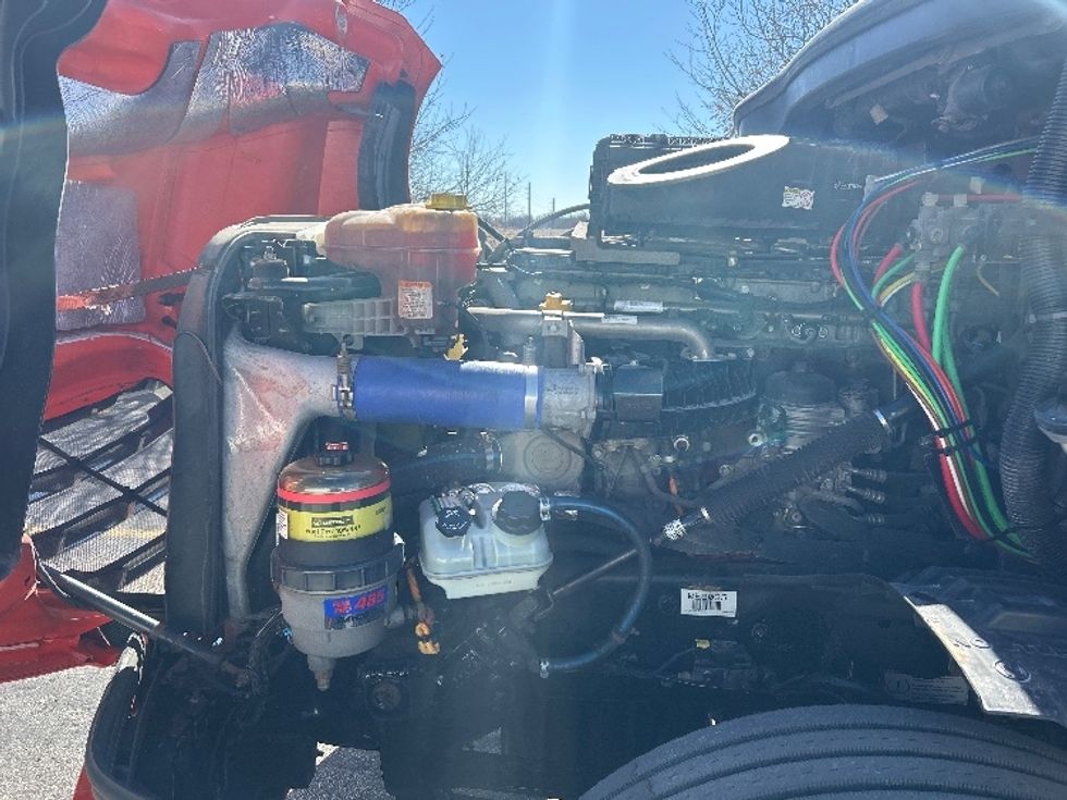 Day Cab Tractor-Heavy Duty Tractors-Freightliner-2020-T12664ST-Peosta-IA-583,489\n\t\tmiles-$ 36,000 - Image 16