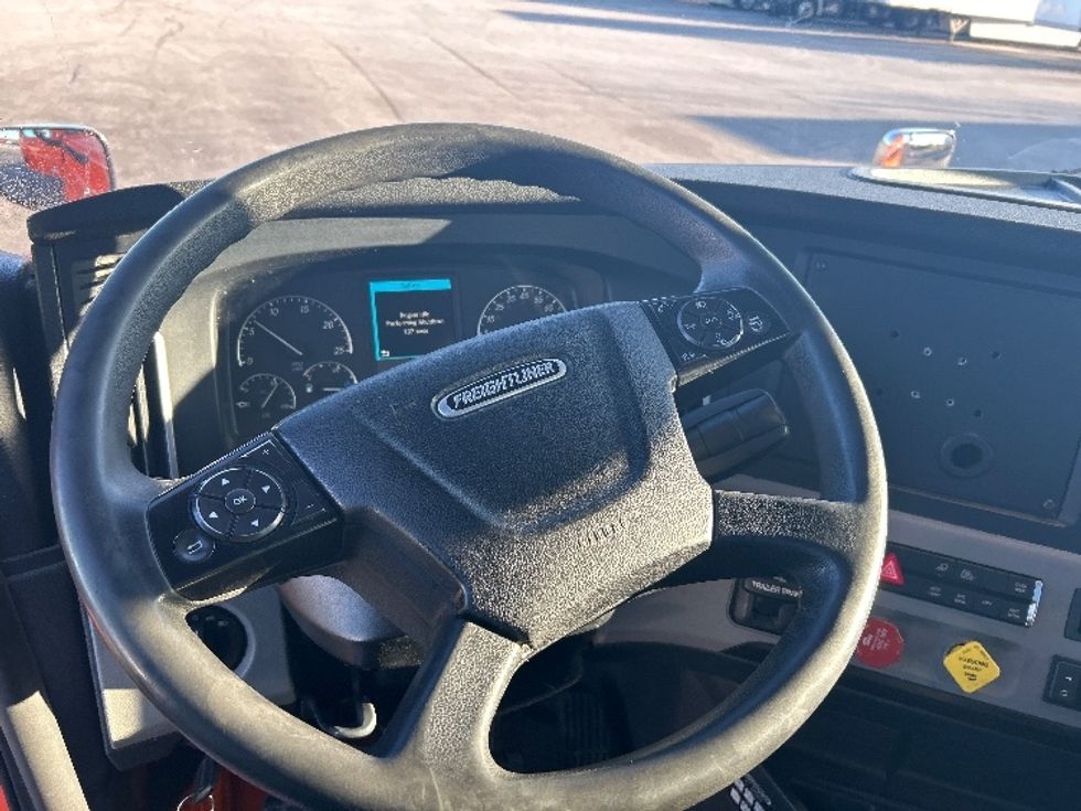 Day Cab Tractor-Heavy Duty Tractors-Freightliner-2020-T12664ST-Peosta-IA-593,020\n\t\tmiles-$ 35,000 - Image 11