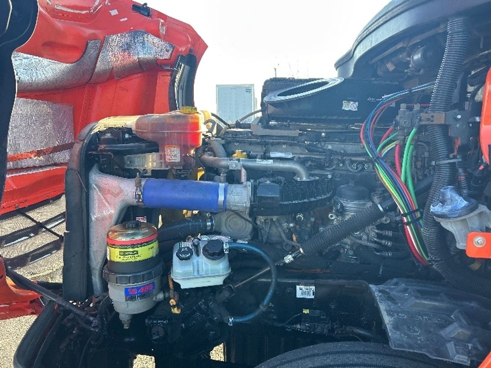 Day Cab Tractor-Heavy Duty Tractors-Freightliner-2020-T12664ST-Peosta-IA-593,020\n\t\tmiles-$ 35,000 - Image 16