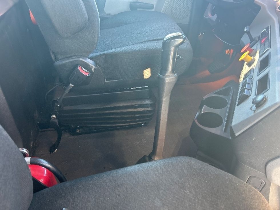 Day Cab Tractor-Heavy Duty Tractors-Freightliner-2020-T12664ST-Peosta-IA-593,020\n\t\tmiles-$ 35,000 - Image 17