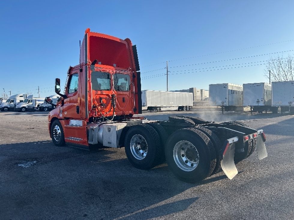 Day Cab Tractor-Heavy Duty Tractors-Freightliner-2020-T12664ST-Peosta-IA-593,020\n\t\tmiles-$ 35,000 - Image 5