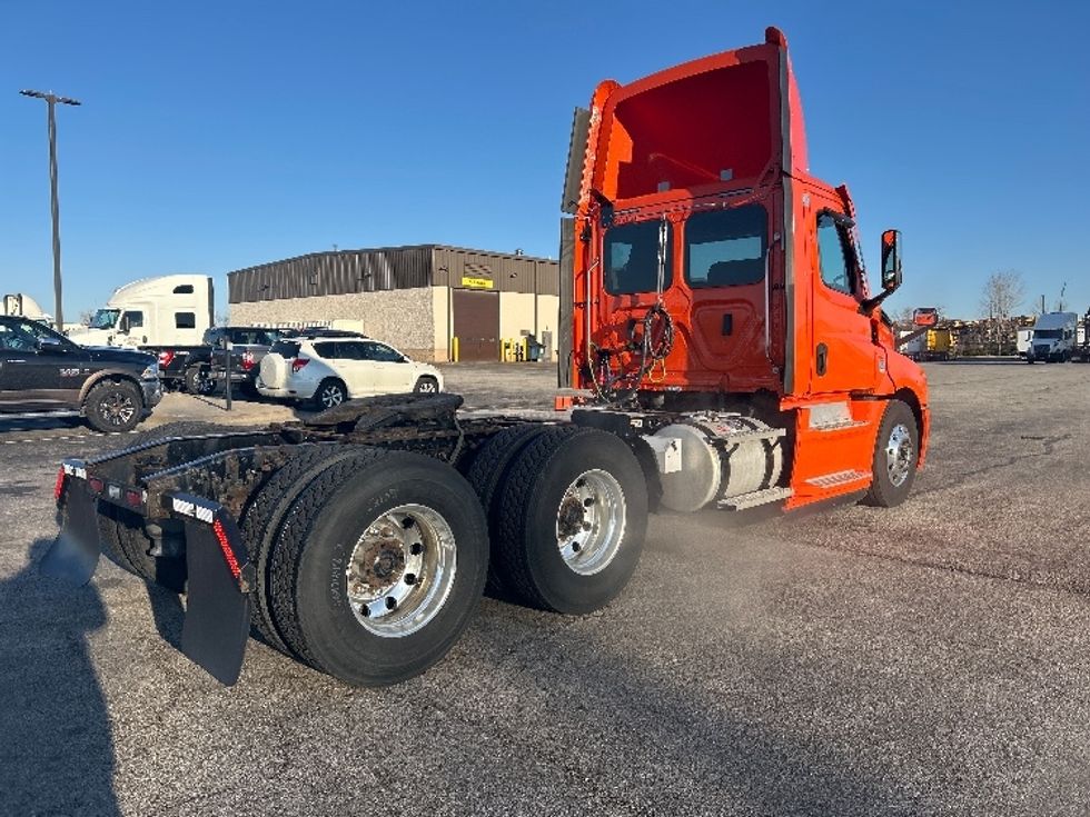 Day Cab Tractor-Heavy Duty Tractors-Freightliner-2020-T12664ST-Peosta-IA-593,020\n\t\tmiles-$ 35,000 - Image 7