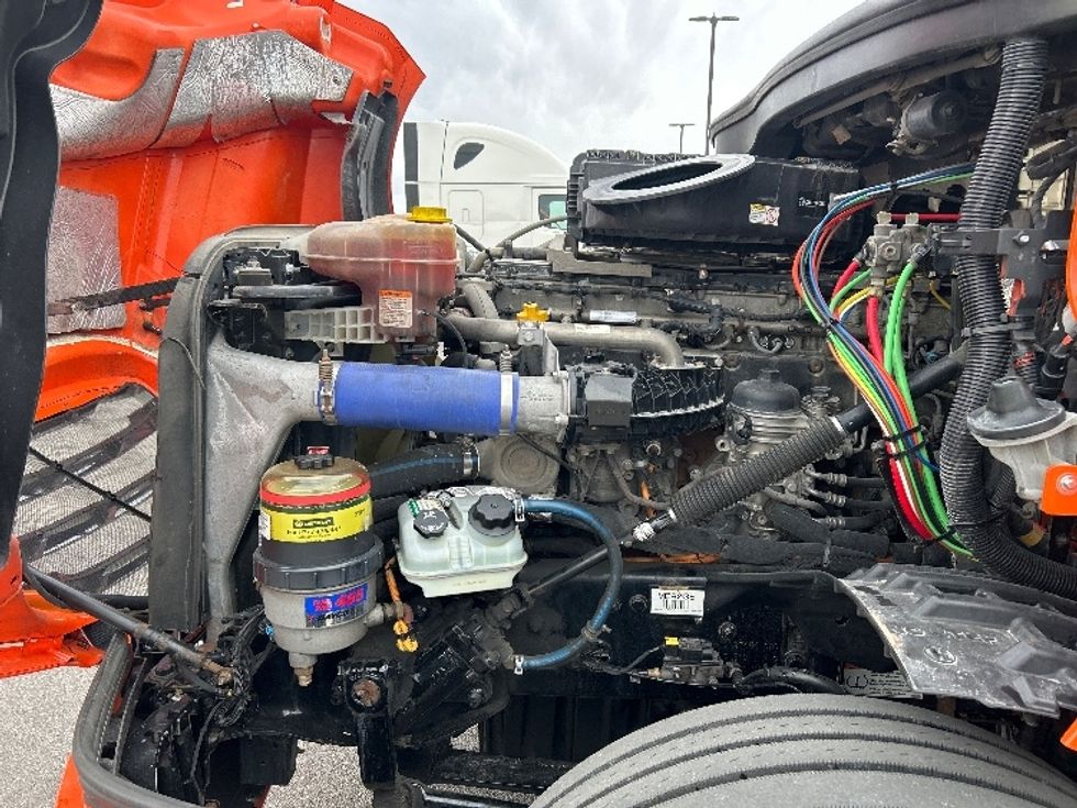 Day Cab Tractor-Heavy Duty Tractors-Freightliner-2020-T12664ST-Peosta-IA-602,866\n\t\tmiles-$ 34,000 - Image 16