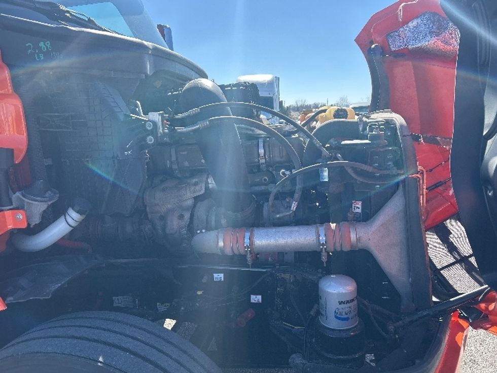 Day Cab Tractor-Heavy Duty Tractors-Freightliner-2020-T12664ST-Peosta-IA-615,042\n\t\tmiles-$ 32,750 - Image 15