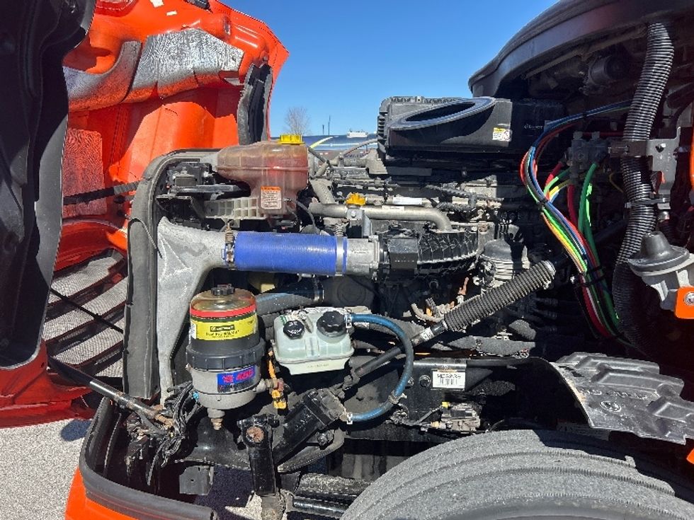 Day Cab Tractor-Heavy Duty Tractors-Freightliner-2020-T12664ST-Peosta-IA-615,042\n\t\tmiles-$ 32,750 - Image 16