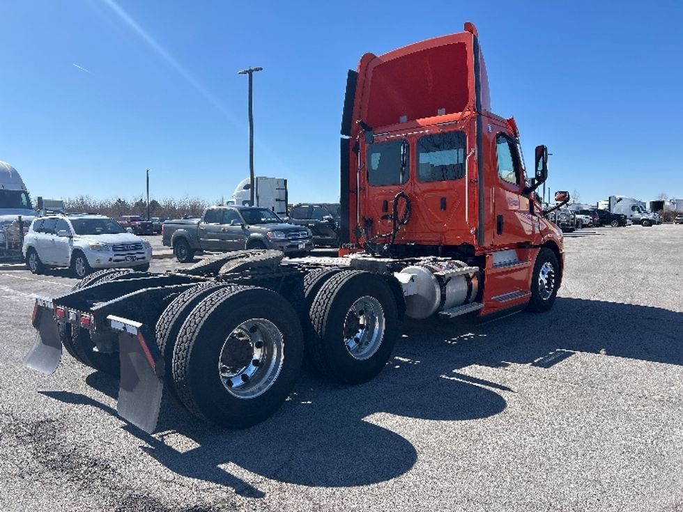 Day Cab Tractor-Heavy Duty Tractors-Freightliner-2020-T12664ST-Peosta-IA-615,042\n\t\tmiles-$ 32,750 - Image 7